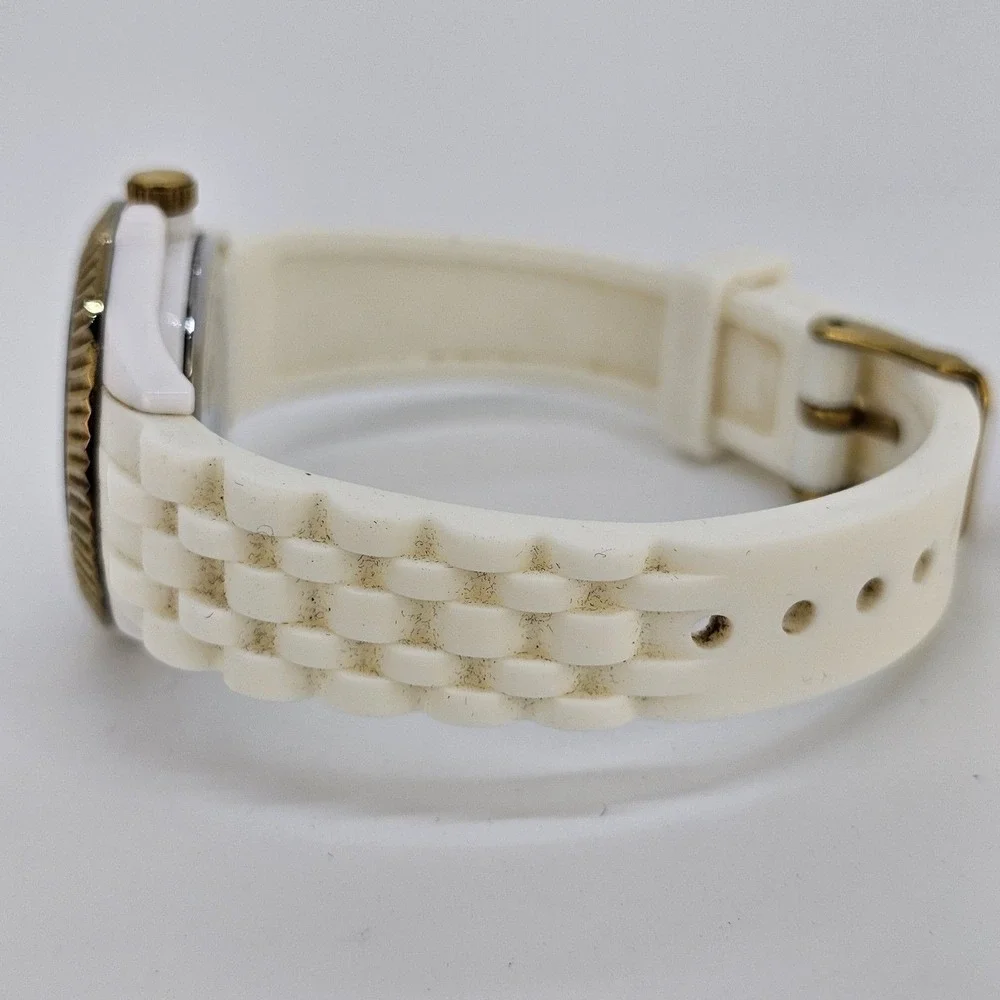 35MM Women Watch White Dial‎ Gold Bezel White Plastic Band Straps New Battery
